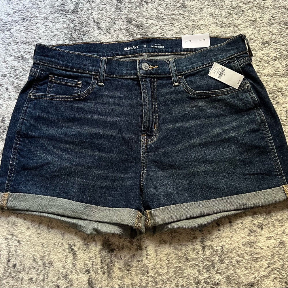 Old Navy women’s boyfriend jean shorts. Mid-rise, NWT. 3” inseam. Size 10